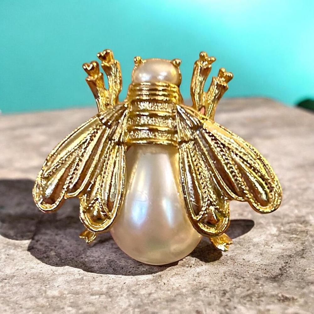 Vintage Bee Brooch Faux Pearl Gold-tone